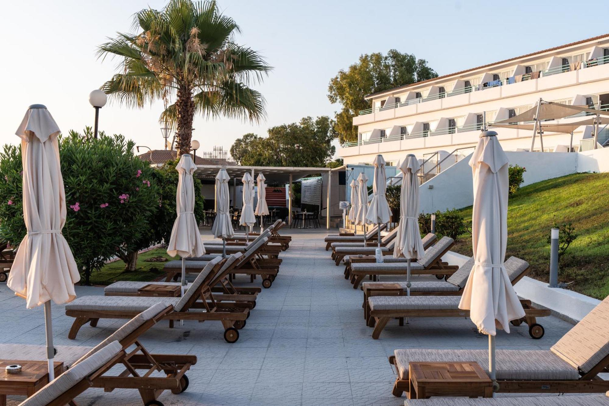 Otel Adelais Bay 3*