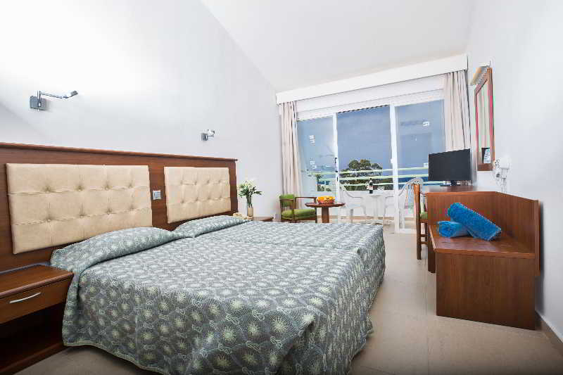 Adelais Bay Otel